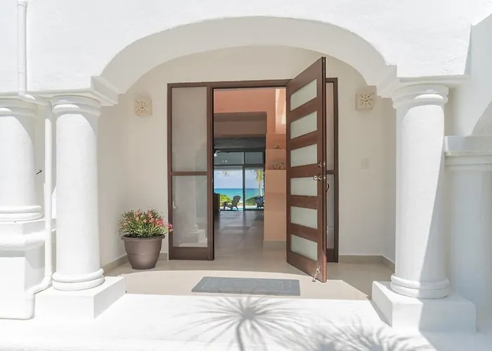 Ixchel-stunning Views, Right On The Beach! *